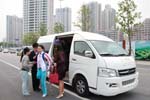 金晶走下海格世博商旅车
