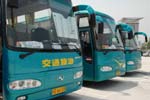 公交公司派出的大金龙客车