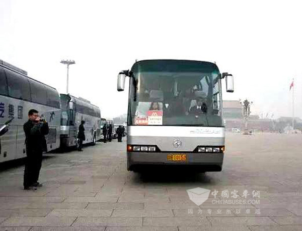 服务2016年两会的北方客车