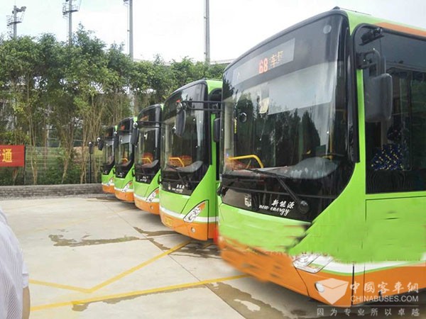 广西：一批新纯电动公交车抵邕 新能源公交车队又添新成员
