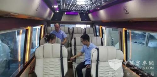 上饶客车：考斯特商务接待车 低调的奢华