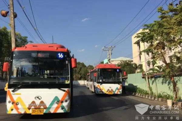 金龙公交车在孔敬大学