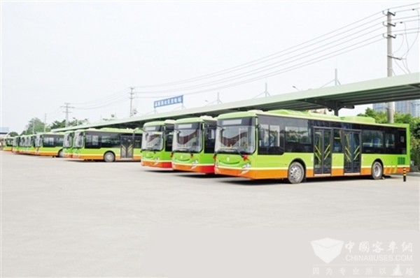 广西：南宁首条BRT计划年底建成 首批BRT车辆亮相