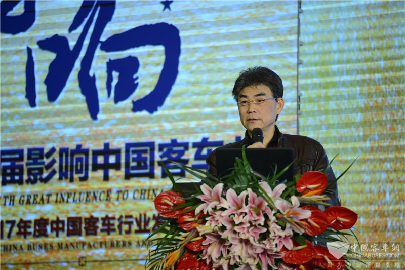 土木工程学会城市公共交通学会秘书长王丰余