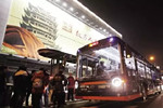 武汉夜行公交：开通两个月，受地铁族欢迎 