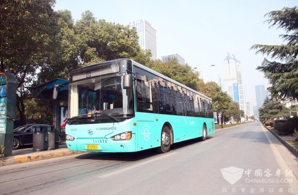 海格全铝城市客车  打响“蓝天保卫战”