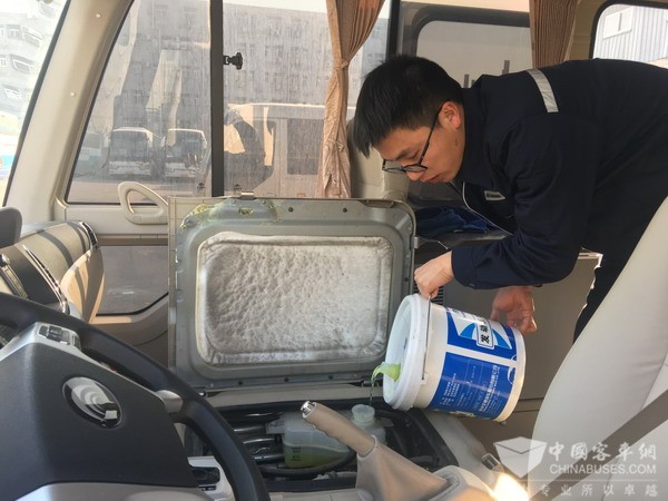 宇通客车连续13年圆满服务全国两会