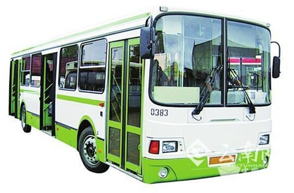 昆明滇缅大道启用路侧式公交站台