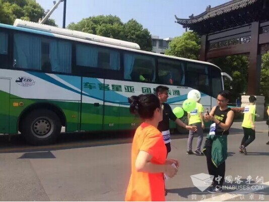 亚星客车服务扬州鉴真国际马拉松赛