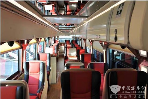 沪杭客运再添“神器” 动车巴士你会选谁