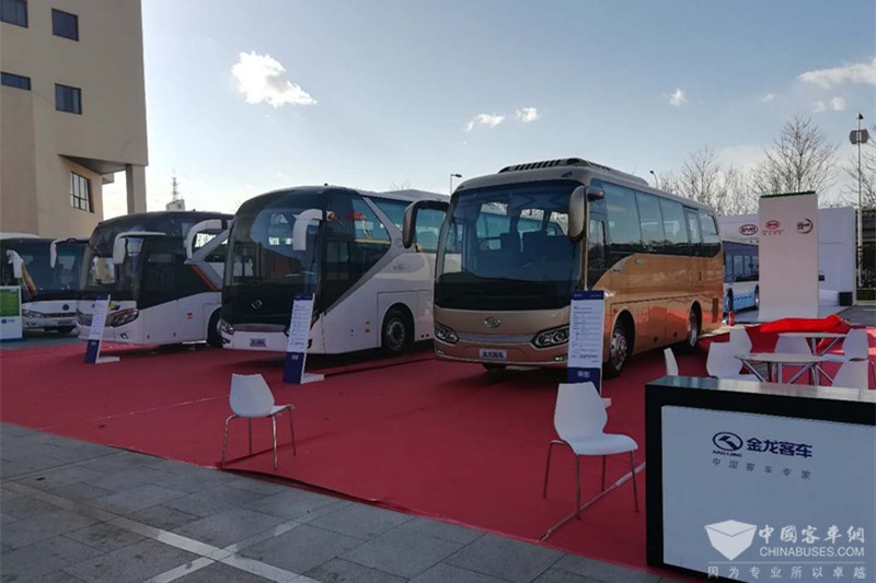 六款客车亮相道路运输年