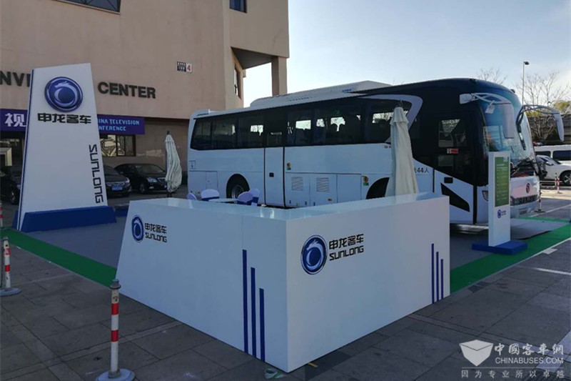 六款客车亮相道路运输年