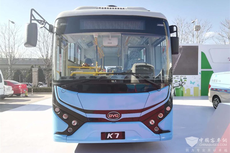 六款客车亮相道路运输年