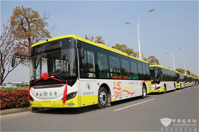 105台海格客车交付广东顺德汽运