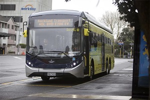 首台BYD ADL Enviro200EV XLB纯电动大巴驶入“风帆之都”新西兰