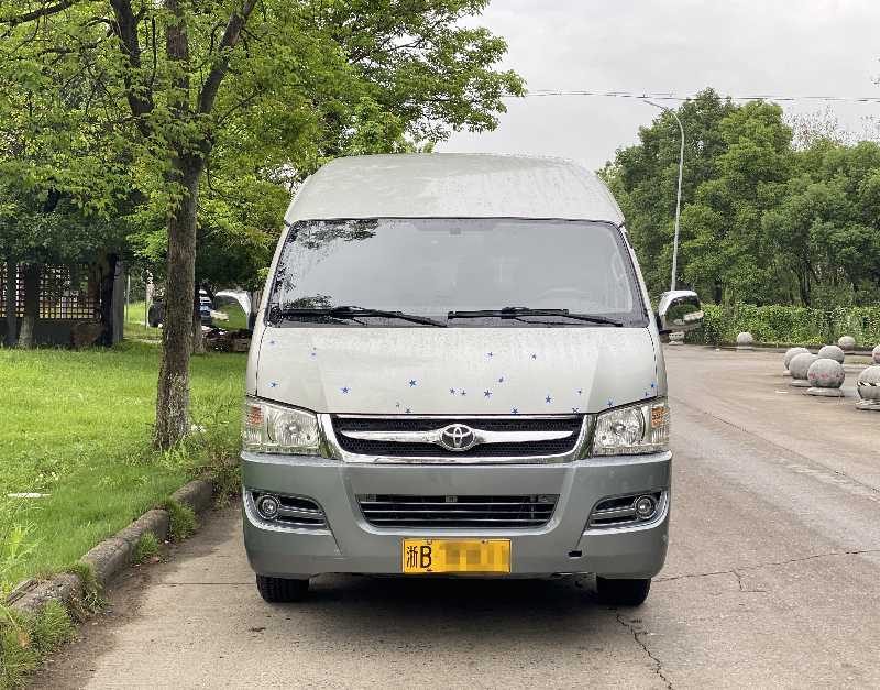 18座九龙仿海狮轻型客车
