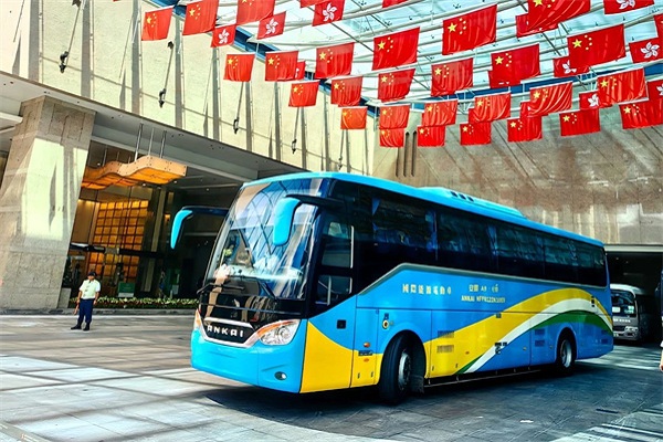 双向奔赴！安凯A9担纲首辆香港-深圳跨境纯电旅游巴士