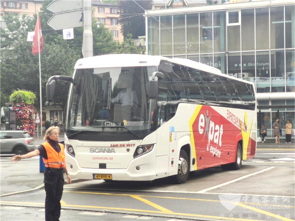巴黎残奥会开赛! 苏州金龙海格高端客车畅行欧洲