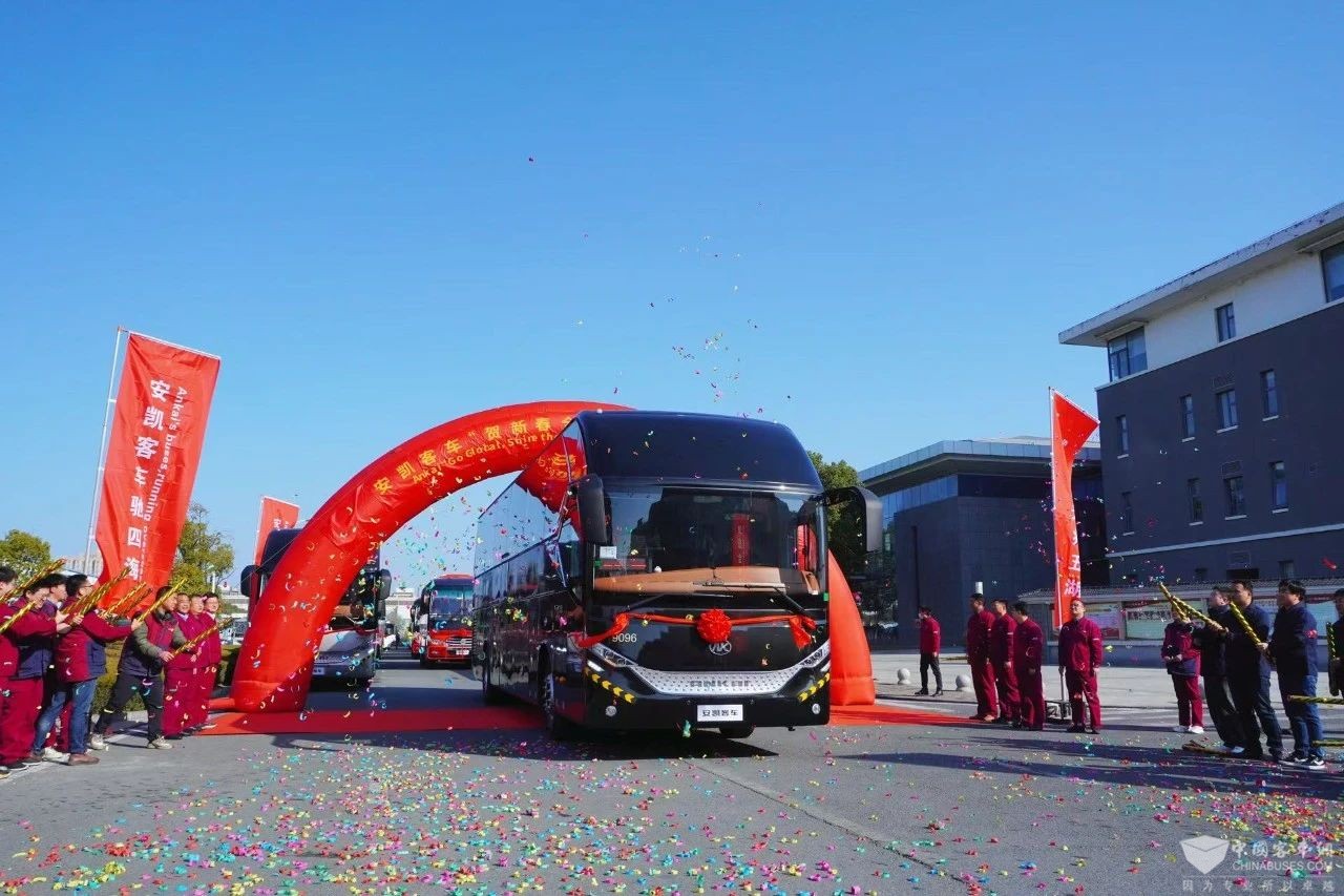 安凯客车2025年新春首发 276台车辆驶向全球多个国家
