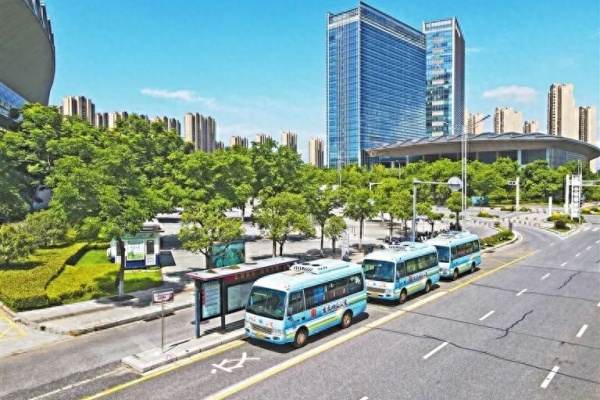 “需求响应式公交”驶进红谷滩核心区 更灵活 更便捷