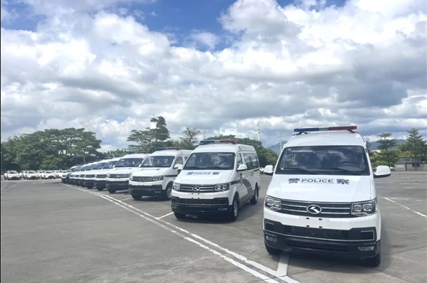 流动的平安防线 金龙轻商警用巡逻车顺利交付