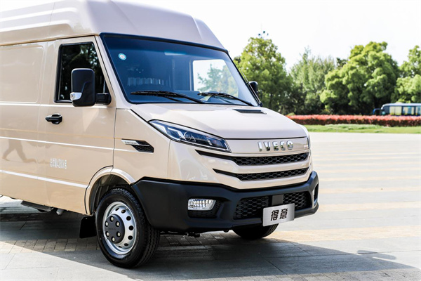 “全能战士”依维柯得意，助力快递小哥迎战“双十一”