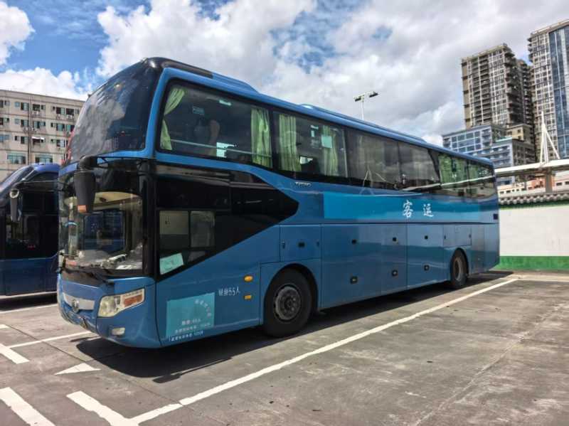 2016年7月上牌55座四轮碟刹宇通6126中门车