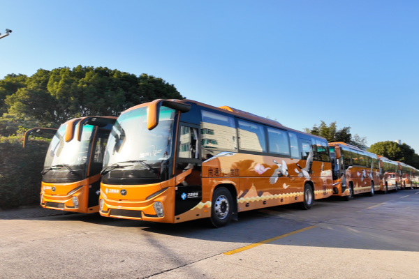 批量纯电新V系上线！苏州金龙携手南通汽运共启绿色客运新篇章
