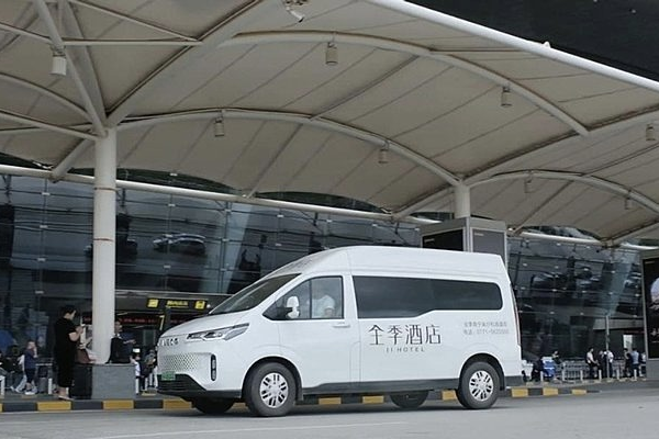 高端客运新标杆：聚星纯电动车荣获“创新产品”称号   