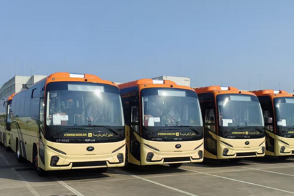 东风康明斯赋能卡塔尔校车市场 硬核技术适配中东严苛工况
