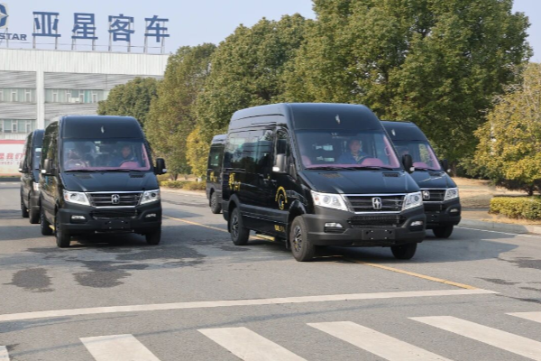 马年开门红！亚星欧睿批量交车，老客力荐+升级产品圈粉新伙伴