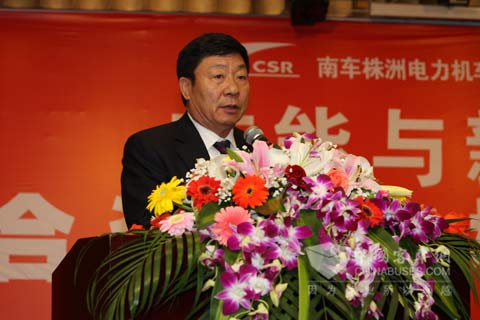 全国人大代表、辽宁曙光汽车集团董事长李进巅