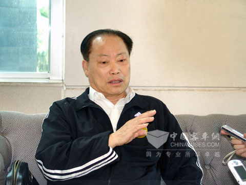 湖南省衡阳汽车运输总公司雷双悬董事长
