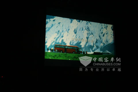 宇通客车“承载梦想，成就人生”广告画面一