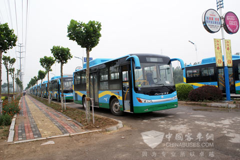 首批即将交付东营的天然气客车