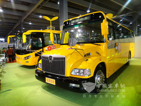 金旅校车