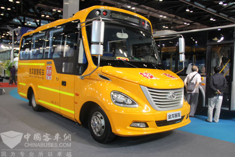 金龙校车