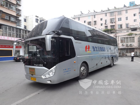 淮北-合肥线上的中通LCK6129HC