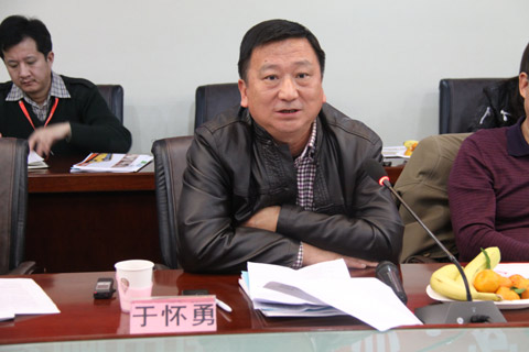 深圳运发集团资产机务处处长于怀勇在第七届影响中国客车业圆桌论坛上分享经验