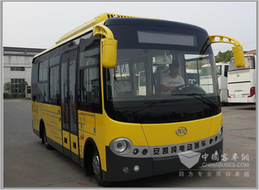 安凯微循环电动车