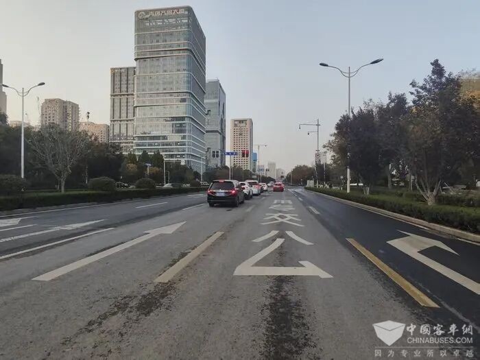 山东济南｜公交专用道“有道无车”现象将终结