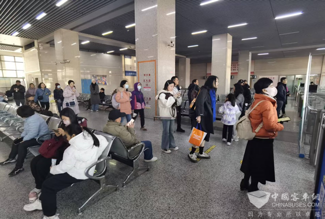 上海、苏州跨省景区直通车人气火爆，元旦假期还有新线路