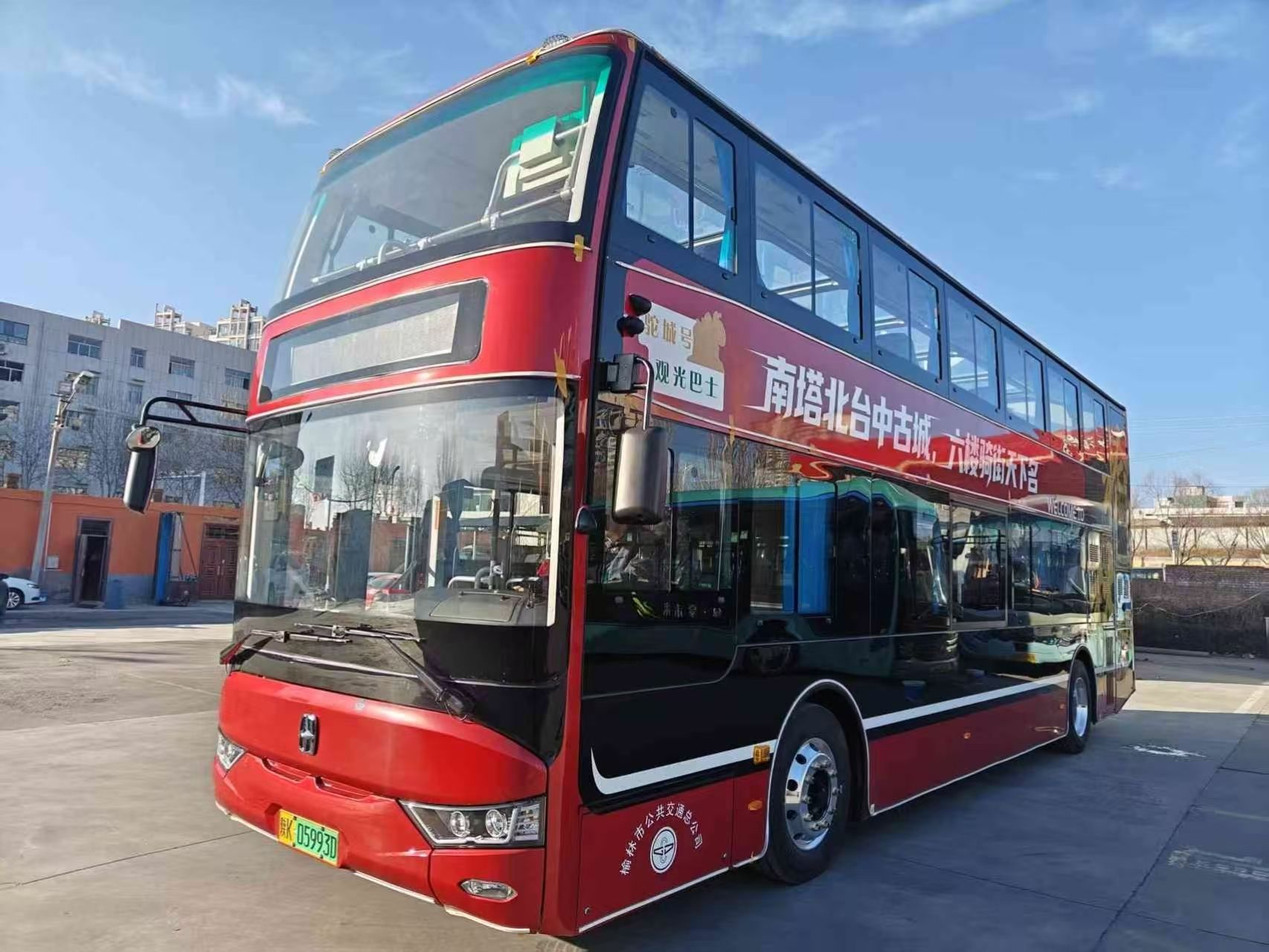 陕西榆林首条双层观光巴士线路开通