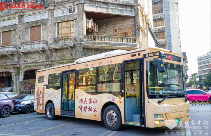 广东佛山“功夫巴士”全程服务功夫电影展