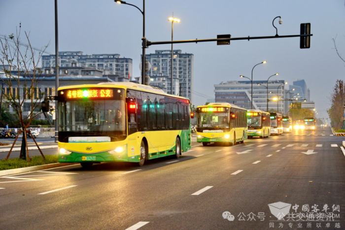 合肥“公交+地铁”联袂守护城市交通动脉