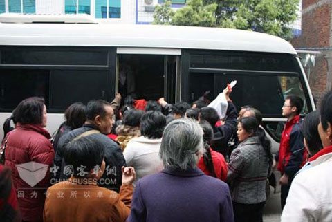 农村客运班车市场火爆