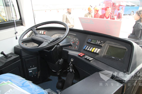 中大YCK6118HEC驾驶室