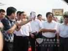 交通运输部副部长翁孟勇考察宇通交通应急指挥车