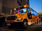 金龙`智慧校车`XMQ6100ASN4亮相中山站活动