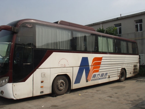 低价出售03年11月宇通ZK6120H曼客车,座位42座,带缓速器